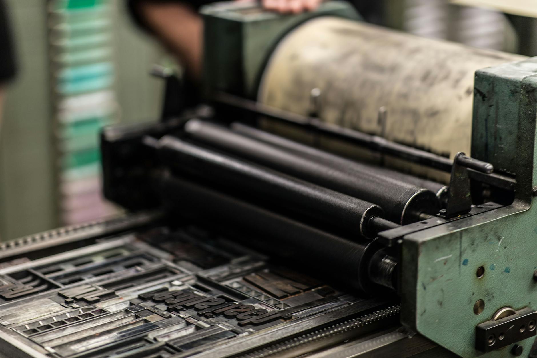 green and black industrial machine